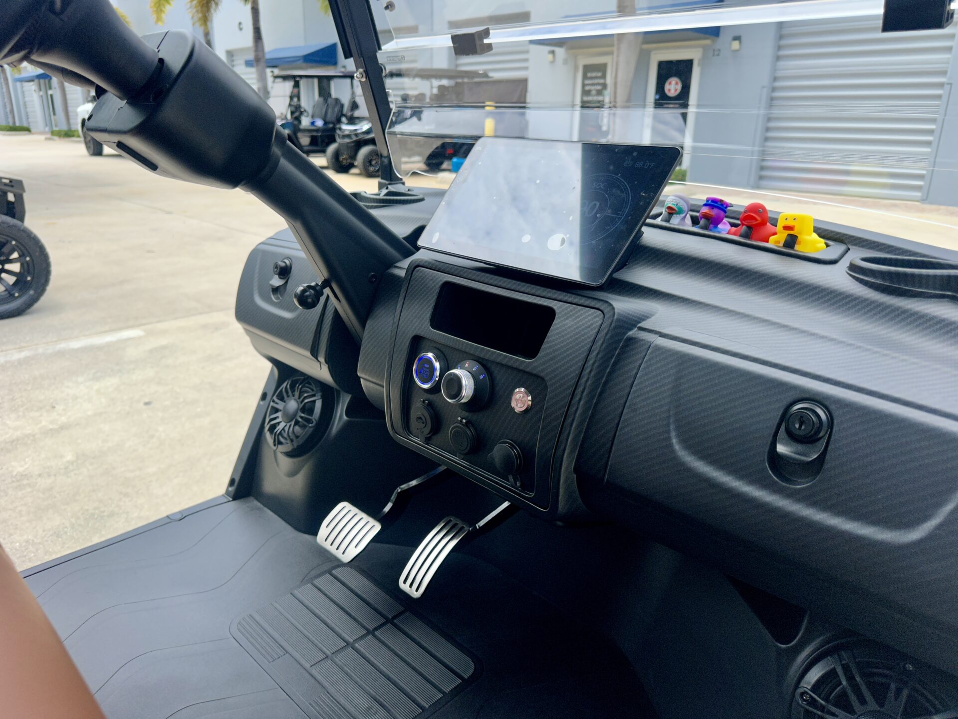 2026 Voyager EV Commander