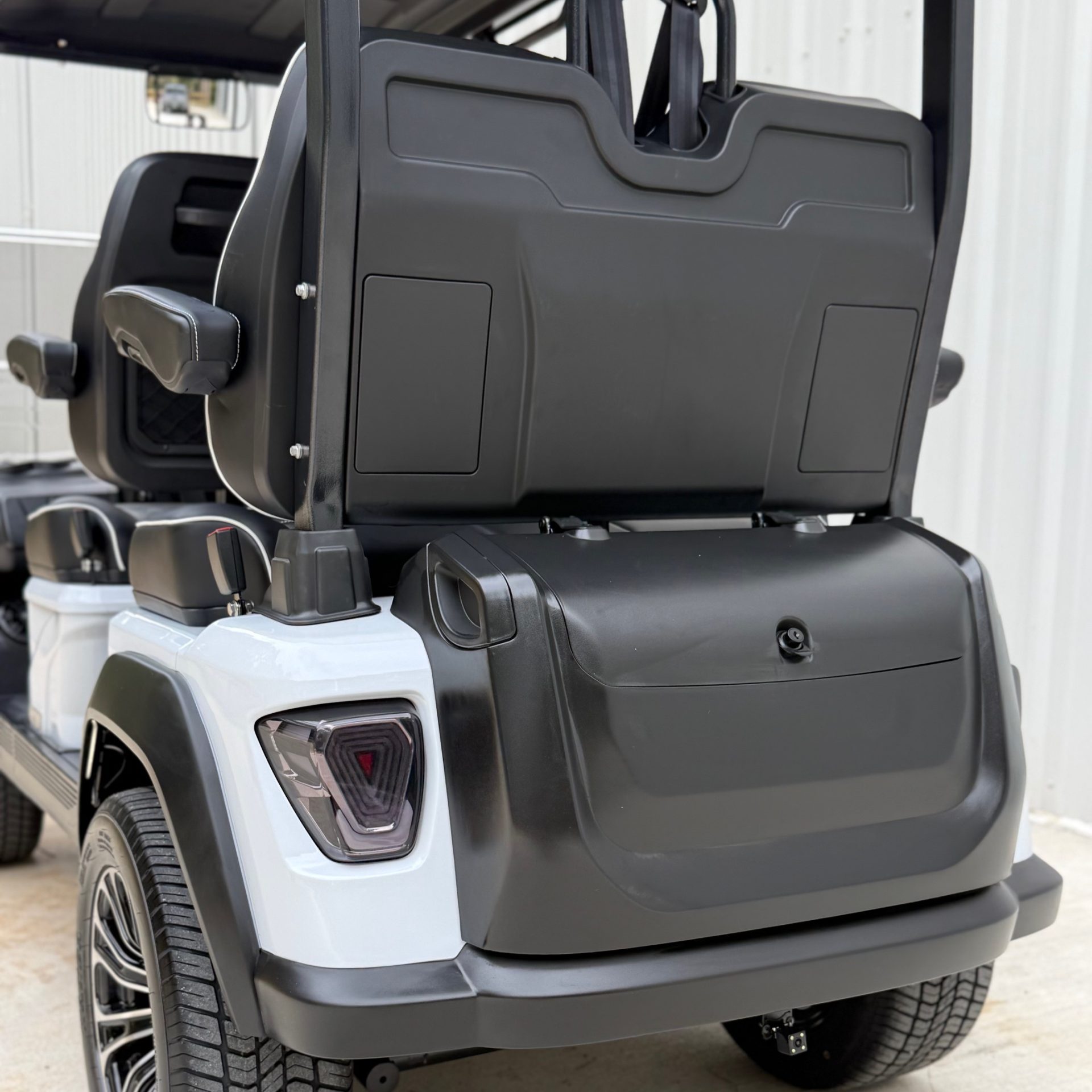 2026 Voyager EV Commander